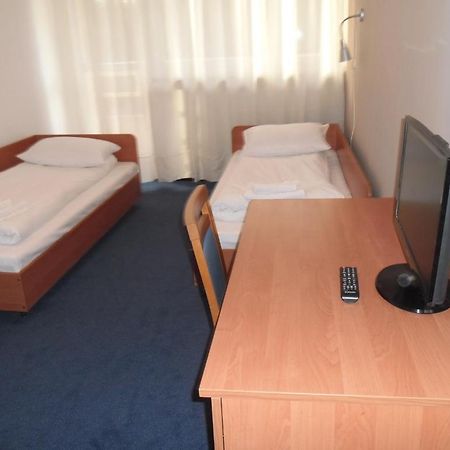 Irss Osrodek Szkoleniowy Hotel Białobrzegi Esterno foto