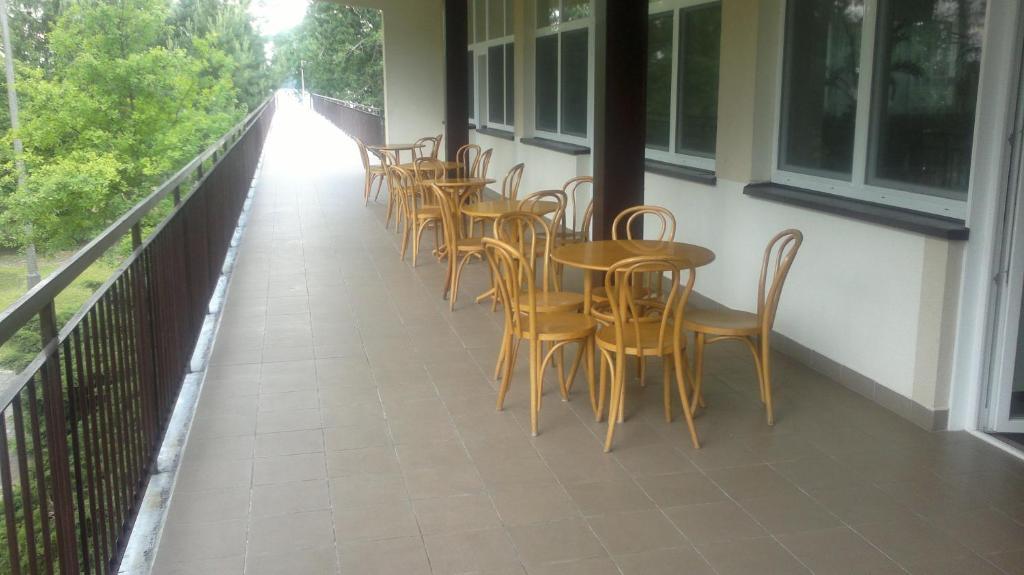 Irss Osrodek Szkoleniowy Hotel Białobrzegi Esterno foto