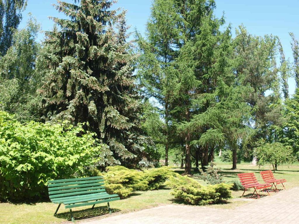 Irss Osrodek Szkoleniowy Hotel Białobrzegi Esterno foto