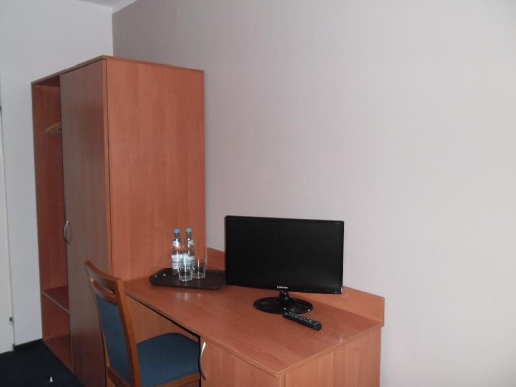 Irss Osrodek Szkoleniowy Hotel Białobrzegi Esterno foto