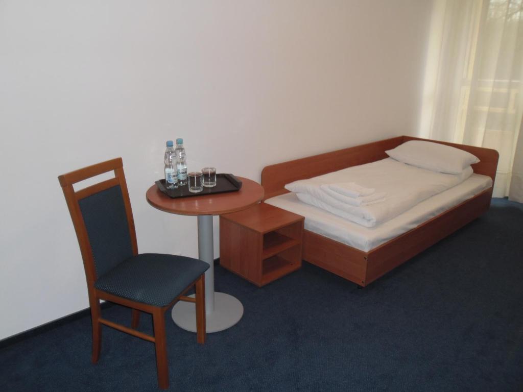 Irss Osrodek Szkoleniowy Hotel Białobrzegi Esterno foto