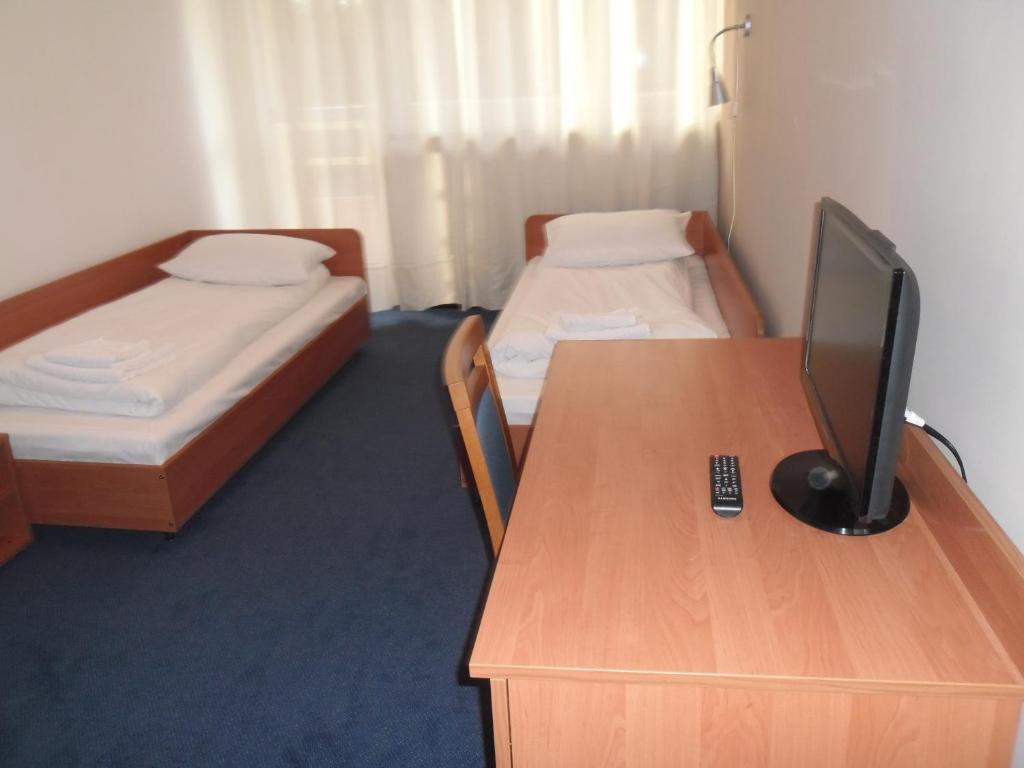 Irss Osrodek Szkoleniowy Hotel Białobrzegi Esterno foto